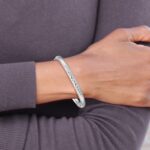 14k White Gold 4/16 Polished Textured 6.00mm Hinged Oval Bangle Bracelet - Image 4