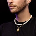 14k Yellow Gold Polished Doves in Circle Pendant - Image 3